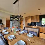 Appartement Lk Mountain I Segmenty Z Prywatnym Jacuzzi, Sauna I Widokami Na Gory I Jezioro Falsztyn