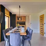 Lk Mountain I Segmenty Z Prywatnym Jacuzzi, Sauna I Widokami Na Gory I Jezioro