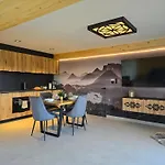 Lk Mountain I Segmenty Z Prywatnym Jacuzzi, Sauna I Widokami Na Gory I Jezioro Διαμέρισμα *