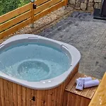 Appartement Lk Mountain I Segmenty Z Prywatnym Jacuzzi, Sauna I Widokami Na Gory I Jezioro Falsztyn