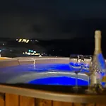 Lk Mountain I Segmenty Z Prywatnym Jacuzzi, Sauna I Widokami Na Gory I Jezioro Falsztyn