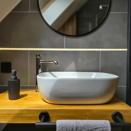 Segmenty Z Prywatnym Jacuzzi I Widokami Na Gory I Jezioro Apartment *