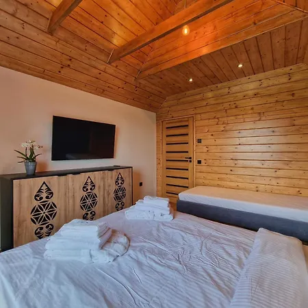 Segmenty Z Prywatnym Jacuzzi I Widokami Na Gory I Jezioro Apartment Falsztyn